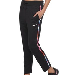 Nike Women’s Swoosh Pants